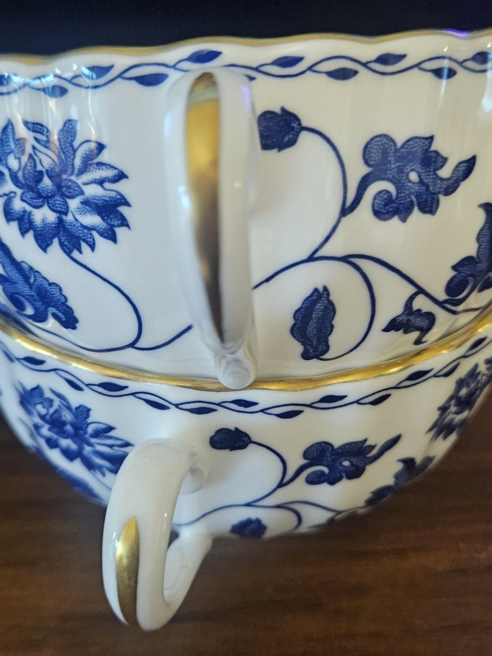4 Spode White and Blue Floral Porcelain Teacups with Gold Trim - Picture 7 of 9